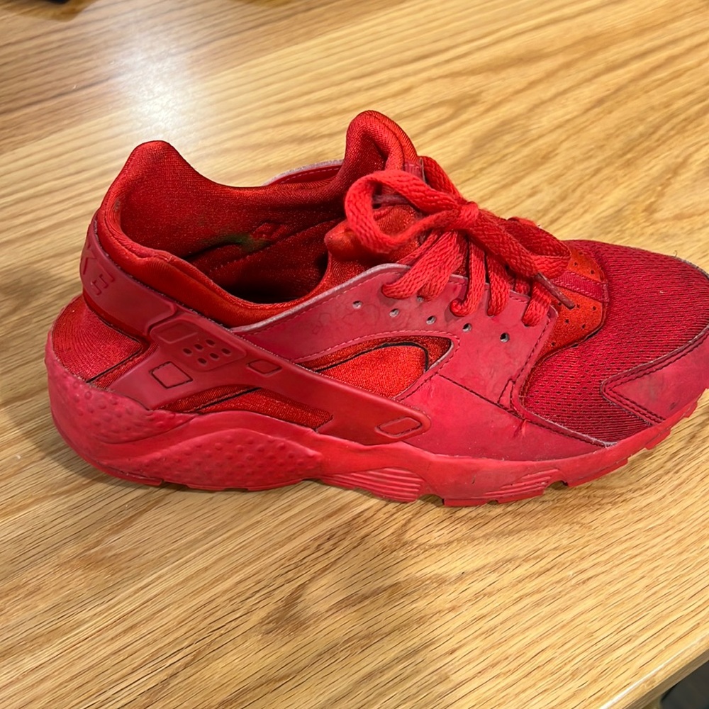 Nike Huarache Run GS - red youth sneakers